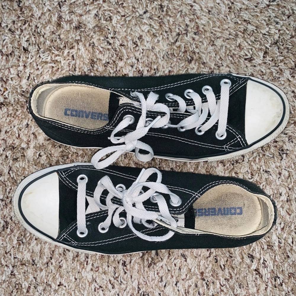 Converse Black and White